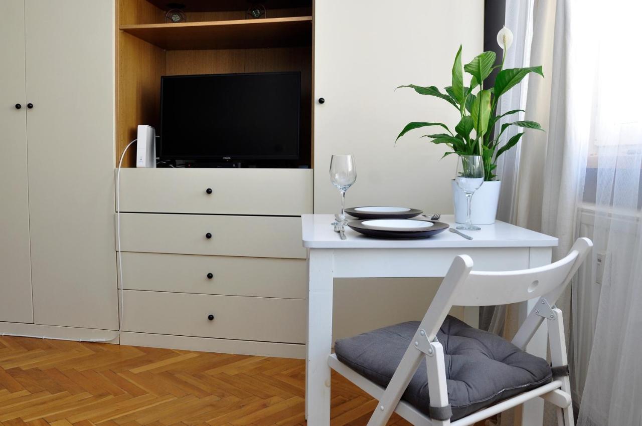 Prudentia Apartments Wegierska Варшава Екстериор снимка